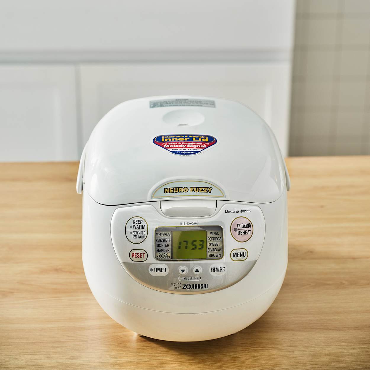 Zojirushi Neuro Fuzzy NS-ZAQ18 Rice Cooker & Warmer 10 Cup White